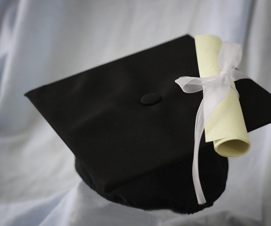 graduation, scroll, cap-2148715.jpg